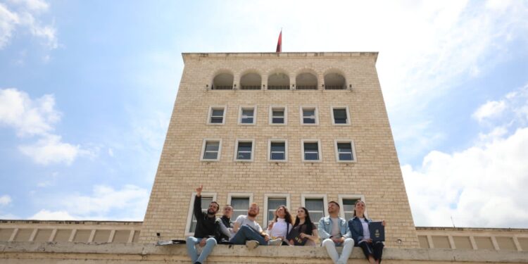 MINISTERIALI I ARSIMIT NË TIRANË/ Qeveria vendim për organizimin e punës dhe funksionimit të…