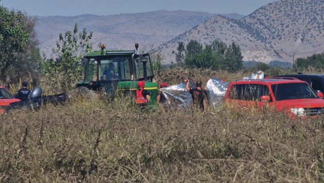 RRITET NUMRI I VIKTIMAVE NGA PËRMBYTJET NË GREQI/ Nënë e bir gjenden të vdekur pasi ishin shpallur të zhdukur