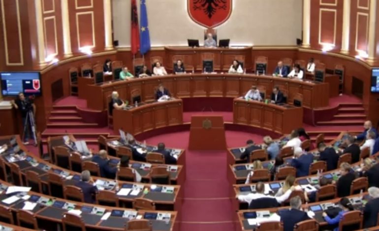 NDRYSHIMET NË QEVERI/ Kuvendi i jep “OK” ministrave të rinj. Kush është deputeti që votoi kundër shkarkimit të Olta Xhaçkës