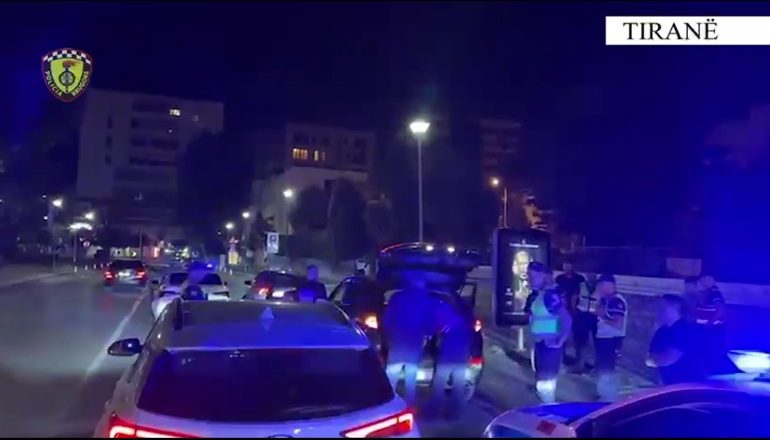 BËNIN MANOVRA NË RRUGË DUKE DREJTUAR MJETIN NËN EFEKTIN E DROGËS/ Arrestohen 2 të rinjtë në Tiranë