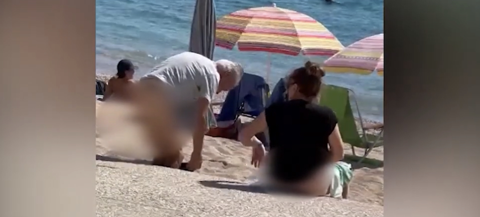 NDODH NË HIMARË/ Dy turistë heqin rrobat e banjos në plazh publik