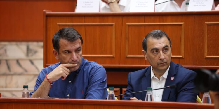 DJEGIA E PALLATIT 10 KATËSH/ Dalipi: Do bëhet vlerësimi, familjet mund të kompensohen për orenditë e brendshme