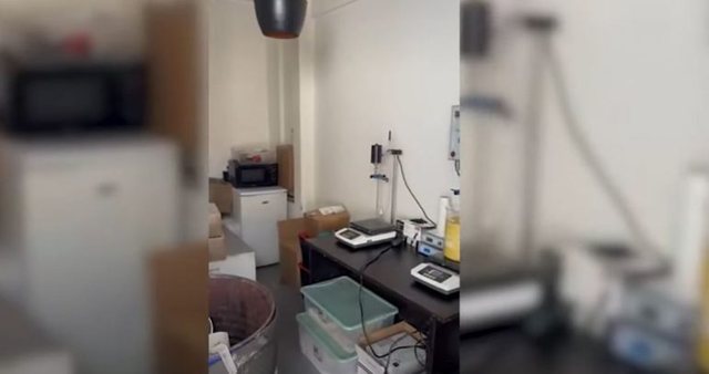 EUROPOL DHE DEA OPERACION NË SELANIK/ Drogë sintetike nga Amerika në Europë, çmontohet organizata kriminale me 5 anëtarë, pranga 1 shqiptar