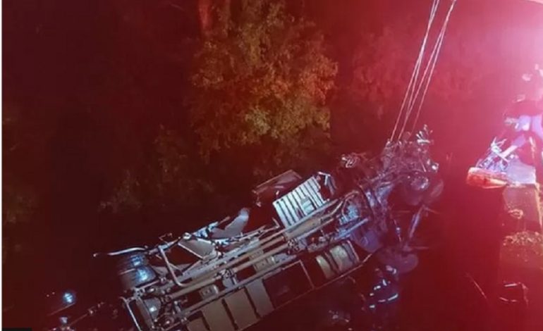 KAMIONI PËRPLASET ME AUTOBUSIN E MINATORËVE/ 20 të vdekur në Afrikën e Jugut