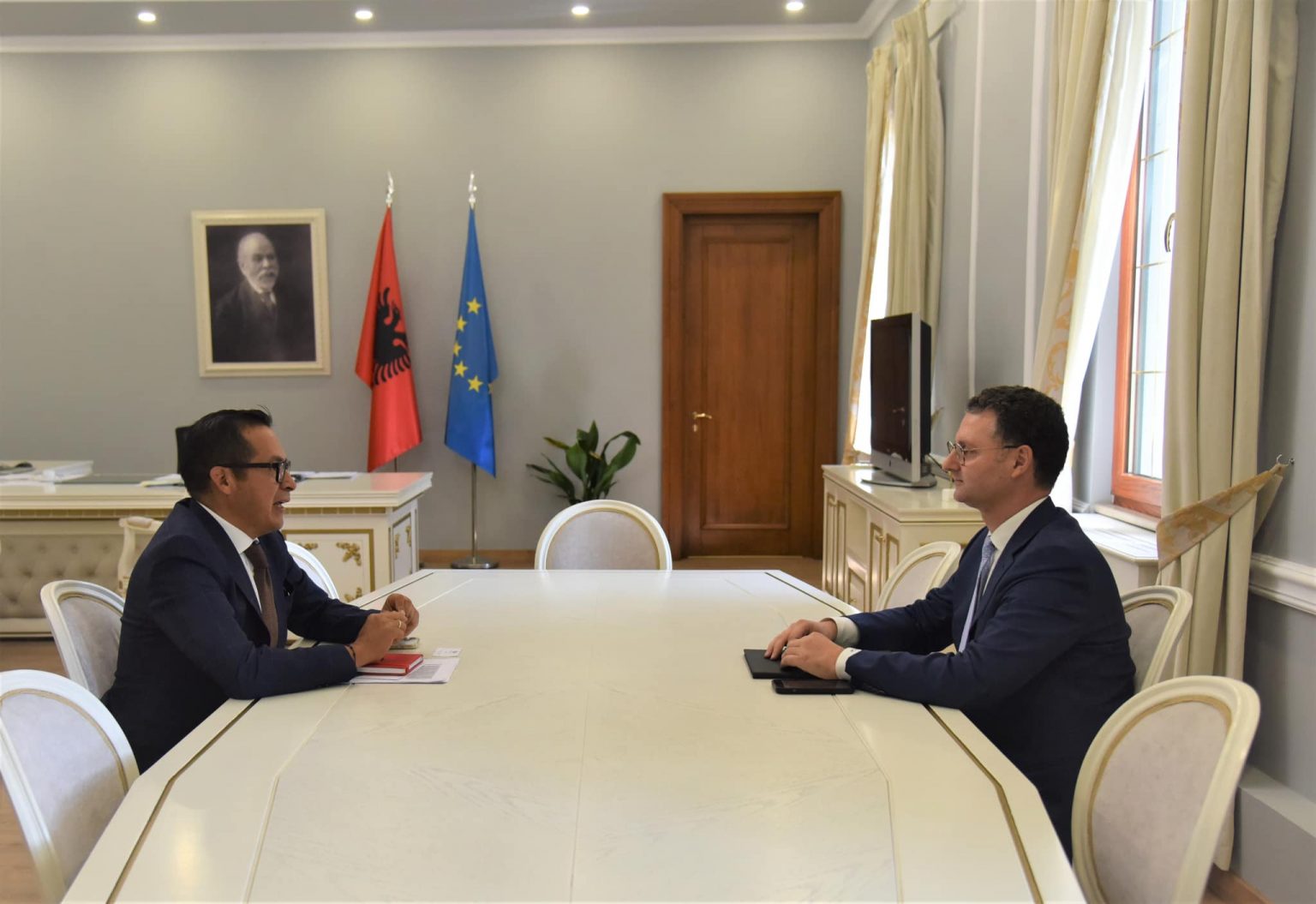 NGA PROCESI I BERLINIT, TEK INTEGRIMI NË BE/ Ministri Mete takohet me Menaxherin e BB për Shqipërinë