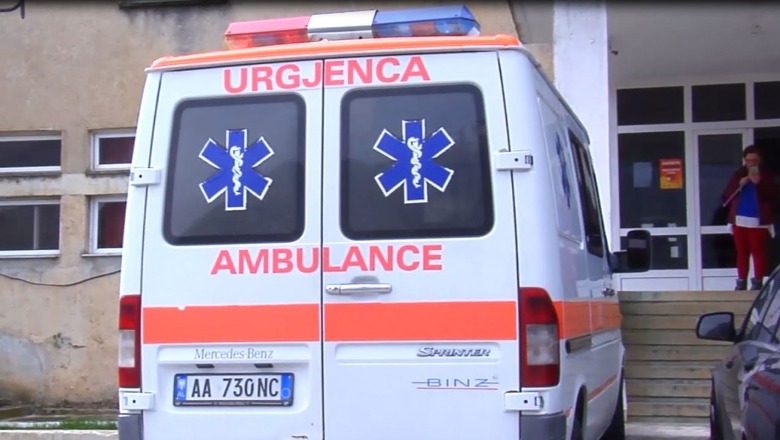 AKSIDENT NË POGRADEC/ I preu rrugën me motomjet një makine, plagoset rëndë turistja italiane