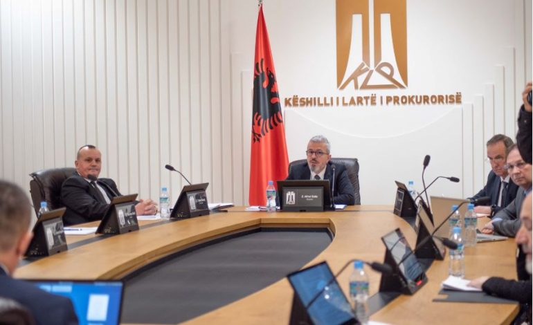 KLP MIRATON VENDIMIN/ Kujdestaria për gjyshërit mund të përdoret nga prokurorët për uljen e ngarkesës në punë