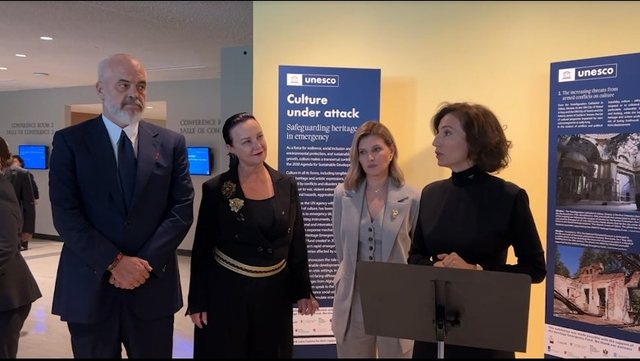 E PRANISHME EDHE BASHKËSHORTJA E ZELENSKYT/ Rama vizitë në inagurimin e ekspozitës së UNESCO