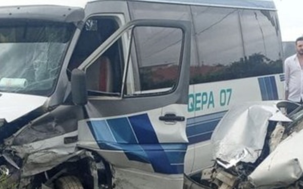 AKSIDENT NË BULQIZË/ Makina përplaset me furgonin, ka të plagosur