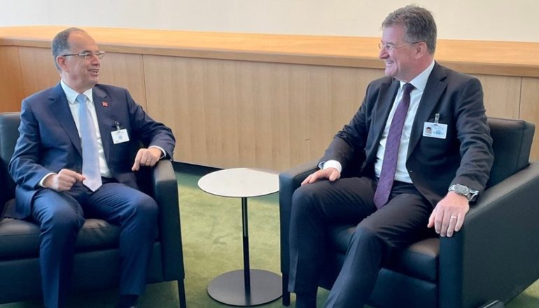 TAKIMI ME BEGAJN/ Lajçak: Vlerësoj qëndrimet e presidentit shqiptar për dialogun Kosovë-Serbi