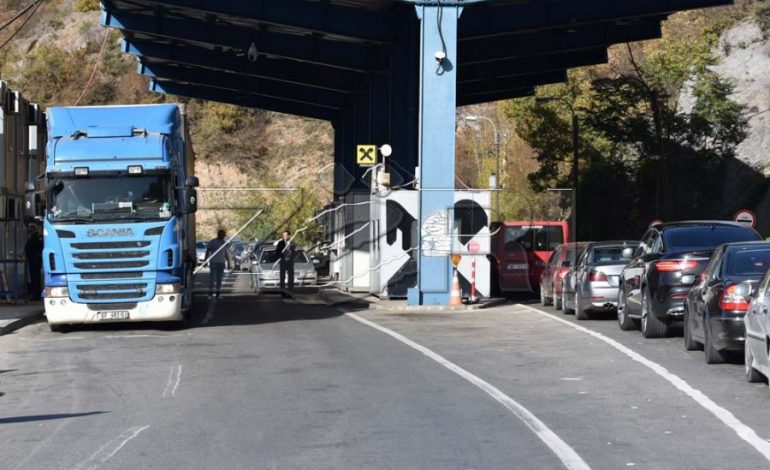 TENSIONET NË VERI TË KOSOVËS/ Pas Bërnjakut, mbyllet dhe pika kufitare në Jarinjë