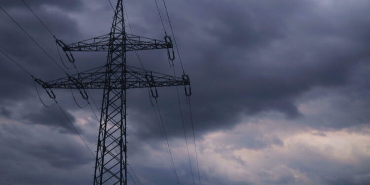 MOTI I KEQ/ Dhjetëra fshatra pa energji elektrike në juglindje të vendit