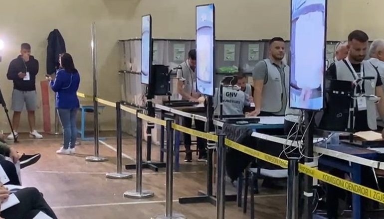 ZGJEDHJET NË KUKËS/ Numërohen 60 kuti votimi, Albert Halilaj i PS-së kryeson me 4498 vota