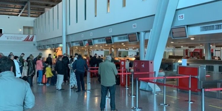 AEROPORTI I TIRANËS REKORD PASAGJERËSH/ 5.2 milionë udhëtarë në 9 muaj