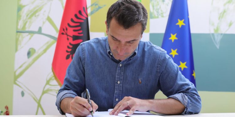VDEKJA E NAPOLITANOS/ Veliaj mesazh në Librin e Ngushëllimeve: Mik e mbështetës i përhershëm i integrimit të Shqipërisë në BE