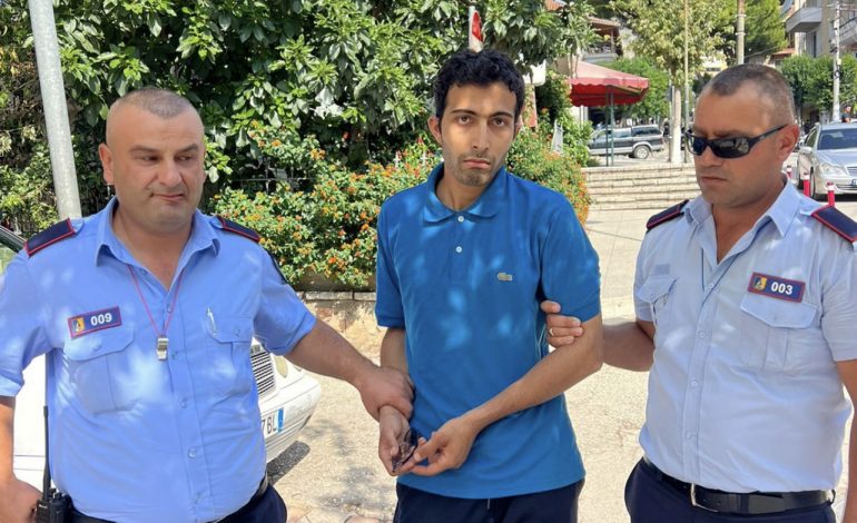 NDODH NË SARANDË/ Pakistanezi i rrëmben çantën me para kambistit. Aventura nuk i zgjat shumë, kapet nga…