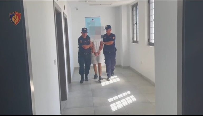 VIJON OPERACIONI “TEMPULLI” NË TIRANË/ Shpërndante kanabis pranë shkollave, arrestohet 23-vjeçari (EMRI)