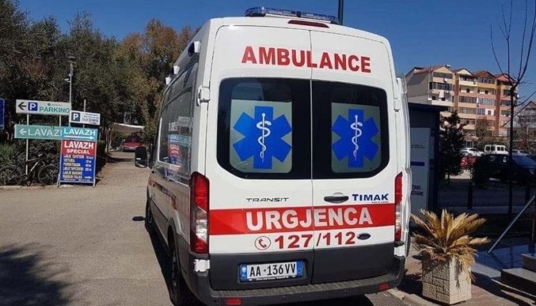 ARRESTOHET MJEKU LIGJOR NË SPITALIN E RRËSHENIT/ I mori 100 euro një qytetari për një shërbim