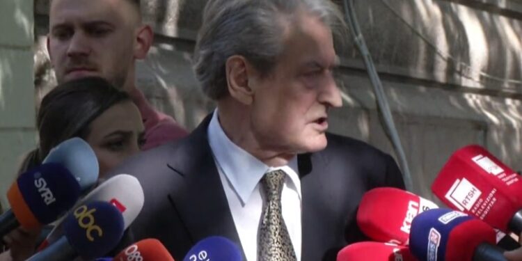 KRISJE E MARRËDHËNIEVE ME ILIR METËN? Ja si përgjigjet Berisha