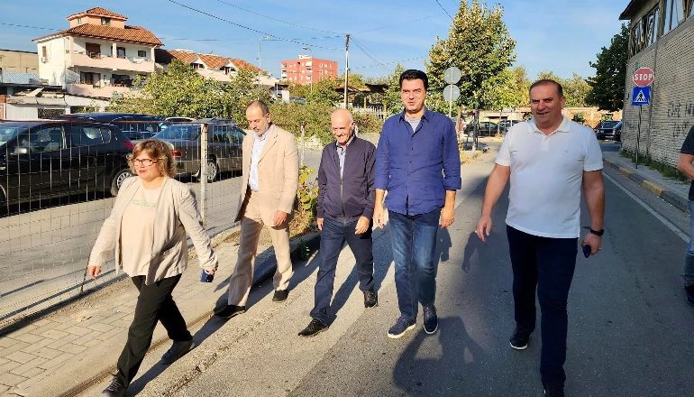 TAKIM ME QYTETARËT E TIRANËS/ Basha: Kafe mëngjesi me miq