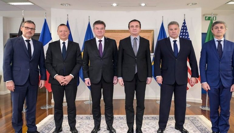 NIS TAKIMI I “PESHËS SË FORTË” DIPLOMATIKE NË BEOGRAD/ Vuçiçi: Dita më e vështirë për Serbinë