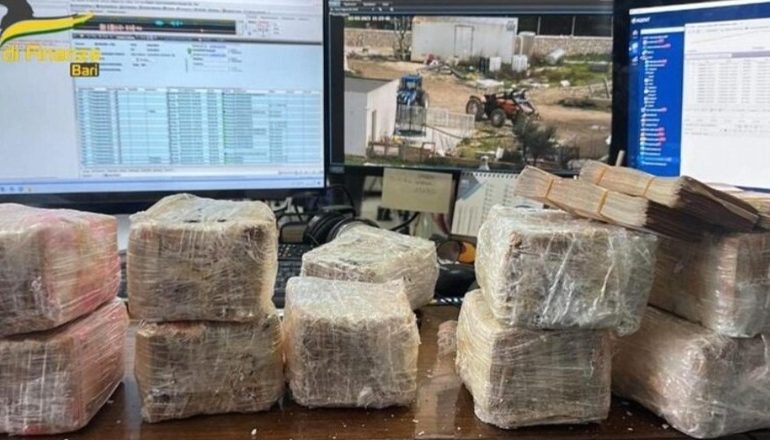 AKUZOHEN PËR TRAFIK DROGE/ Policia italiane shkatërron grupin kriminal shqiptaro-italian, sekuestrohen mbi 1 mln euro