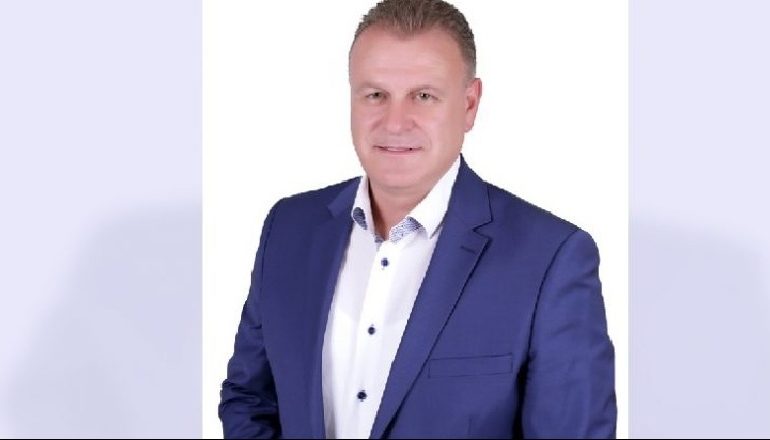 ËNGJËLLUSH AVULAJ U DORËHOQ DY DITË MË PARË/ Edmond Leka merr drejtimin e paraburgimit në Vlorë