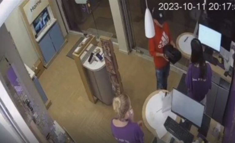 PAMJET/ Pas grabitjes në Myslym Shyri, autori guxon sërish! Nxjerr armën dhe kërcënon punonjëset…