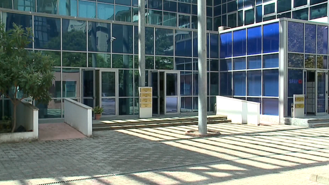 PJESË E GRUPIT KRIMINAL/ Gjykata lë në fuqi masën “arrest shtëpie” për ish-drejtoreshën e Kadastrës së Durrësit