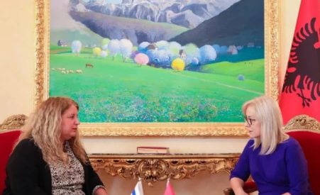 TAKON AMBASADOREN E IZRAELIT/ Nikolla: Dënojmë terrorizmin dhe vrasjen e njerëzve të pafajshëm