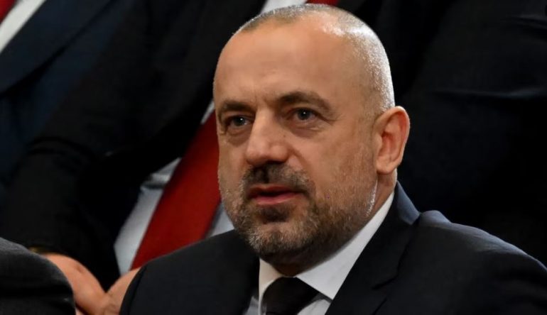 U NDALUA DJE NGA SERBIA PËR SULMIN NË VERI/ Lirohet Millan Radoiçiç. I ndalohet…