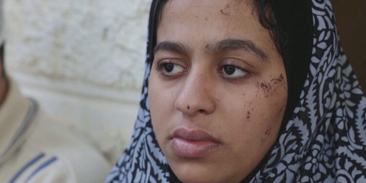 “IZRAELI NA TRADHËTOI DHE NA GODITI”/ Bombardimet vrasin 13 anëtarët e një familje në Gaza