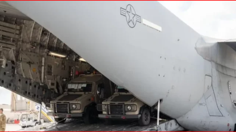 LUFTA NË HAMAS/ Mbërrin në Izrael një aeroplan i ngarkuar me autoblinda nga SHBA