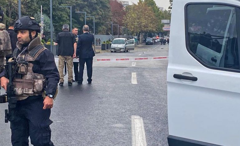 TURQI/ Sulm terrorist pranë parlamentit në Ankara, katër të vdekur, mes tyre 2 policë