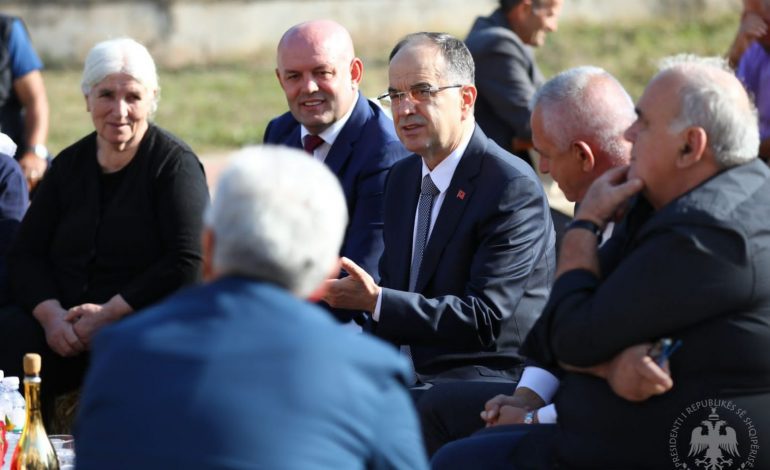 TAKIM ME NJË GRUP TË MOSHUARISH NË LIBRAZHD/ Begaj: Më shumë vëmendje ndaj moshës së tretë