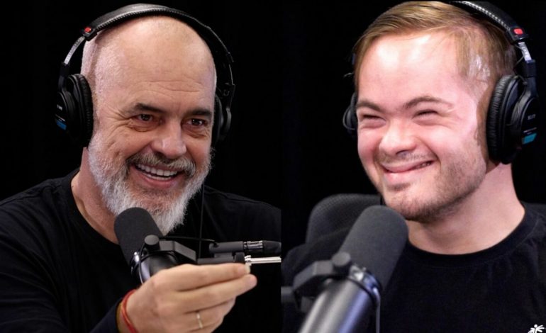 “JAM FANS I YTI”/ Kampioni i notit Gersi Troka ia thotë në sy Ramës: Mami im ka qenë me ju, por…