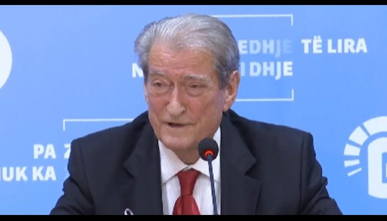 SPAK RENDIT AKUZAT NDAJ BERISHËS/ Dyshohet se ushtroi presion e miratoi ligje sipas nevojave të dhëndrit të tij