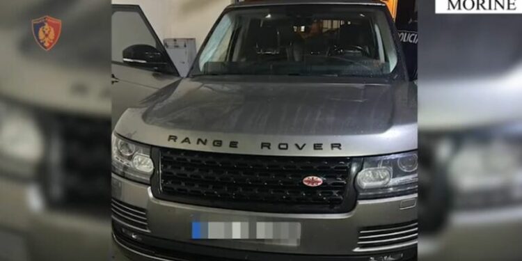 ME MUNICIONE LUFTARAKE DHE ARMË NË MAKINË/ Arrestohet turisti çek në Morinë