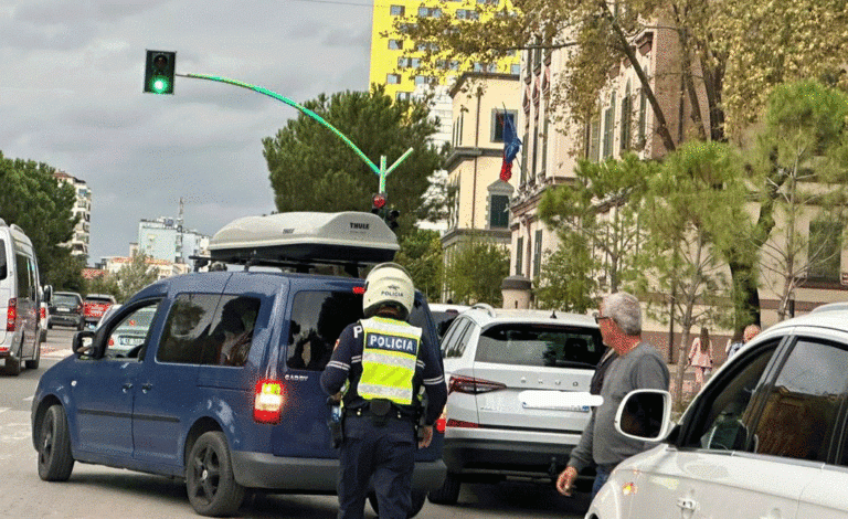 PAMJET/ Parkuan makinat gabim, gjobiten për zyrtarët e Ministrisë së Brendshme