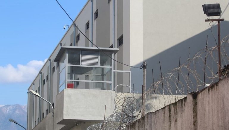 I BURGOSUR PËR KULTIVIM DROGE/ Ndërron jetë 31-vjeçari te ‘313’-ta! Drejtoria e Burgjeve: Pësoi arrest kardiak…