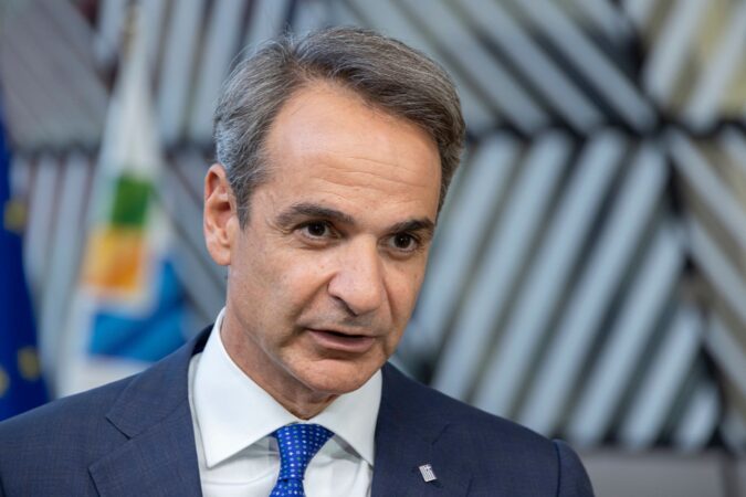 KRYEMINISTRI GREK SOT NË TIRANË/ Mediat greke: Mitsotakis do të kërkojë që Beleri të bëjë betimin