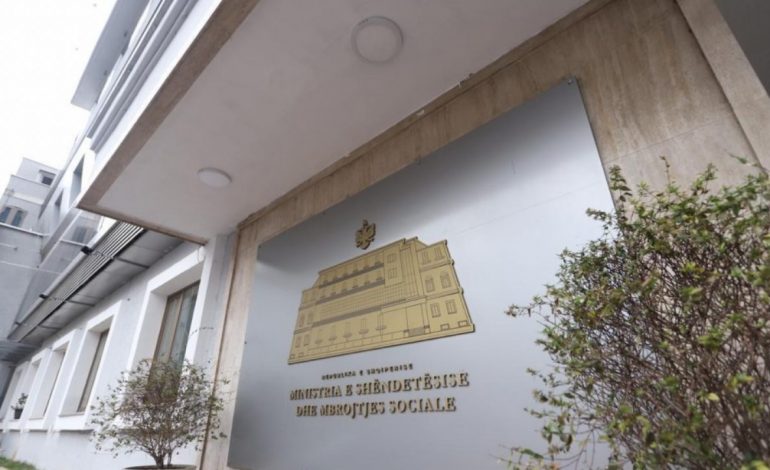 16 TË ARRESTUAR PËR KONTRABANDË ILAÇESH/ Reagon Ministria: Kujdes! Mos blini barna pa pullë…
