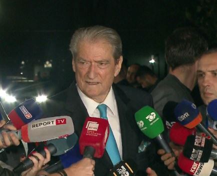 “OPOZITA PO LUFTON PËR QYTETARËT”/ Berisha flet pas mbylljes së seancës: Rama nuk lejon komisionet parlamentare