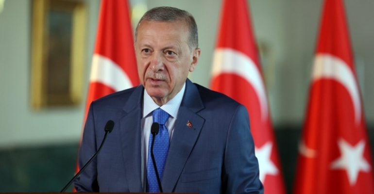 PRESIDENTI ERDOGAN ANULON TAKIMET/ Për shkak të gjendjes jo të mirë shëndetësore