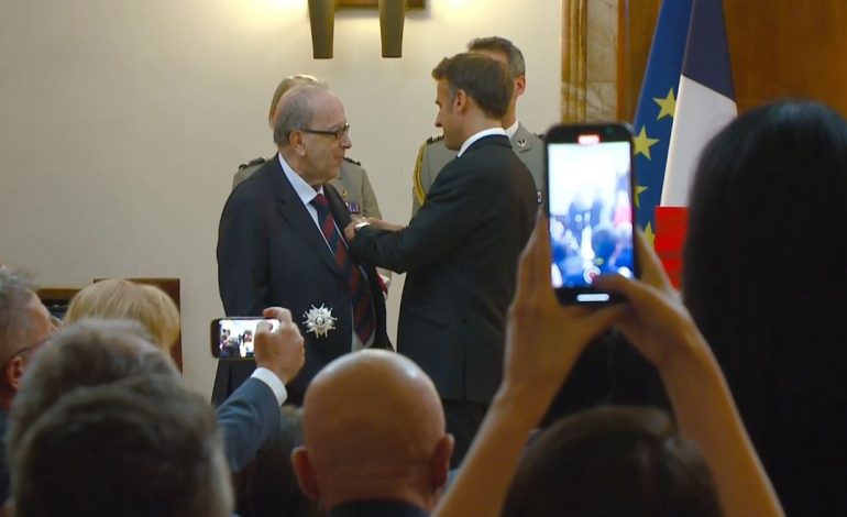 “TË SHKRUAJE NË FERRIN E KOMUNIZMIT, THUAJSE…”/ Kadare pak para nderimit nga Macron: Librat e mi, pasuri për popullin