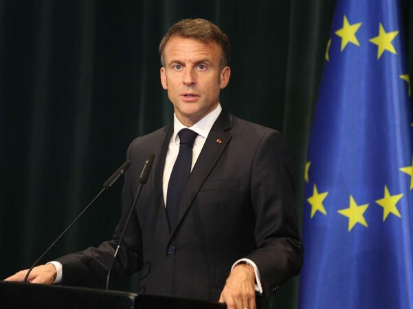 PRESIDENTI DEKLAROI SE PROCESI I VIZAVE U PEZULLUA/ Zyra e Macron sqaron deklaratën për Kosovën