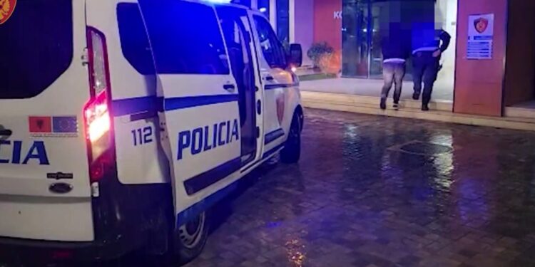 VODHI LEKËT NË NJË BIZNES NË KAVAJË/ Arrestohet 53-vjeçari italian