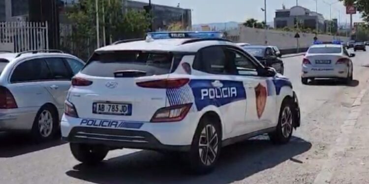 E SHPALLUR NË KËRKIM PËR SHITJE DHE PRODHIM DROGE/ Arrestohet 36-vjeçarja në Durrës