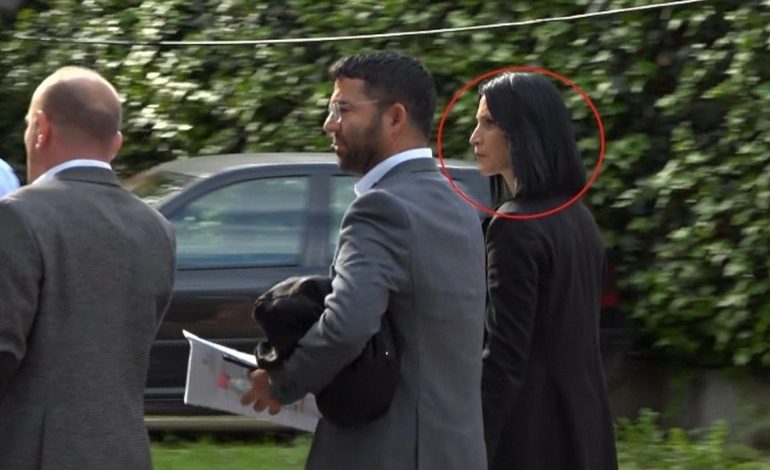 AKUZOHET SE NDIHMOI VËLLEZËRIT RAMAJ TË PASTRONIN PARATË/ Zbardhet dëshmia e ish-drejtoreshës së Kadastrës Durrës: Njëri prej tyre, babai i djalit tim