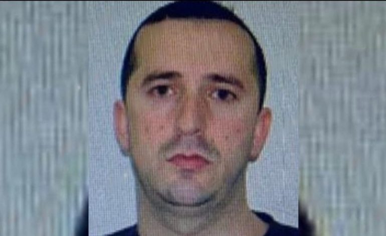 “JAM ERION VELIAJ”/ “Godet” sërish mashtruesi Florian Gjergji, si i kërkoi 200 mijë euro biznesmenit në Tiranë